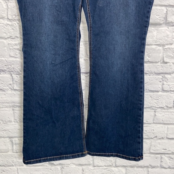 Torrid Luxe Slim Boot Jean size 18R - Picture 6 of 15